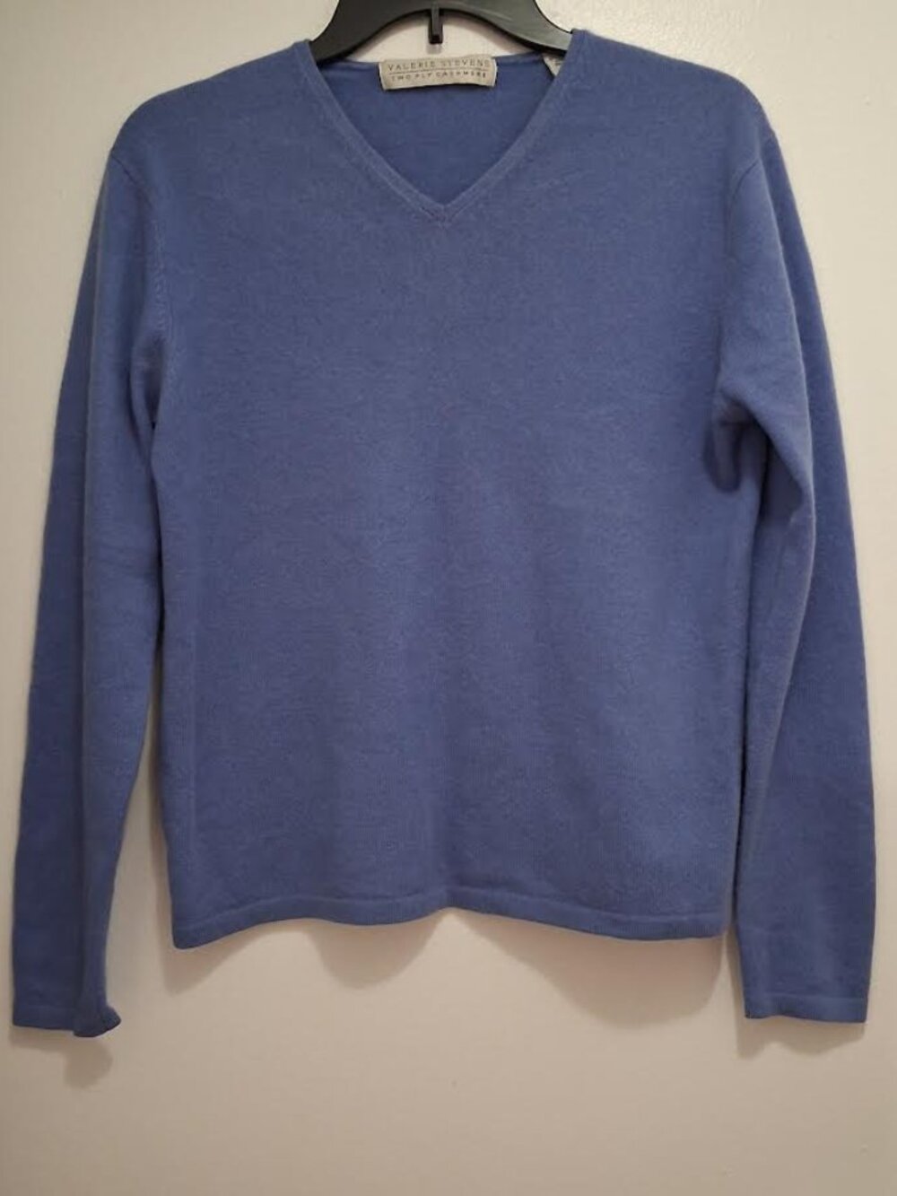 Valerie Stevens 100% Two-Ply Cashmere V-Neck Sweater Periwinkle Blue